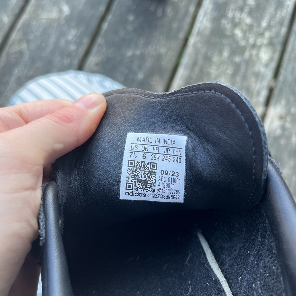 Adidas Sambas Women's 7.5 - Picture 8 of 8